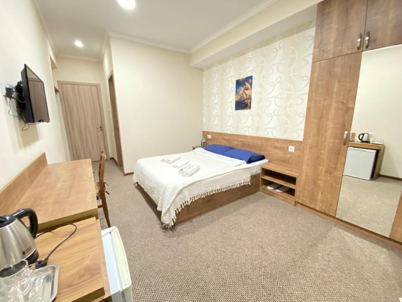 5 Rooms near 300 Aragveli metro station Tbilisi Camera foto